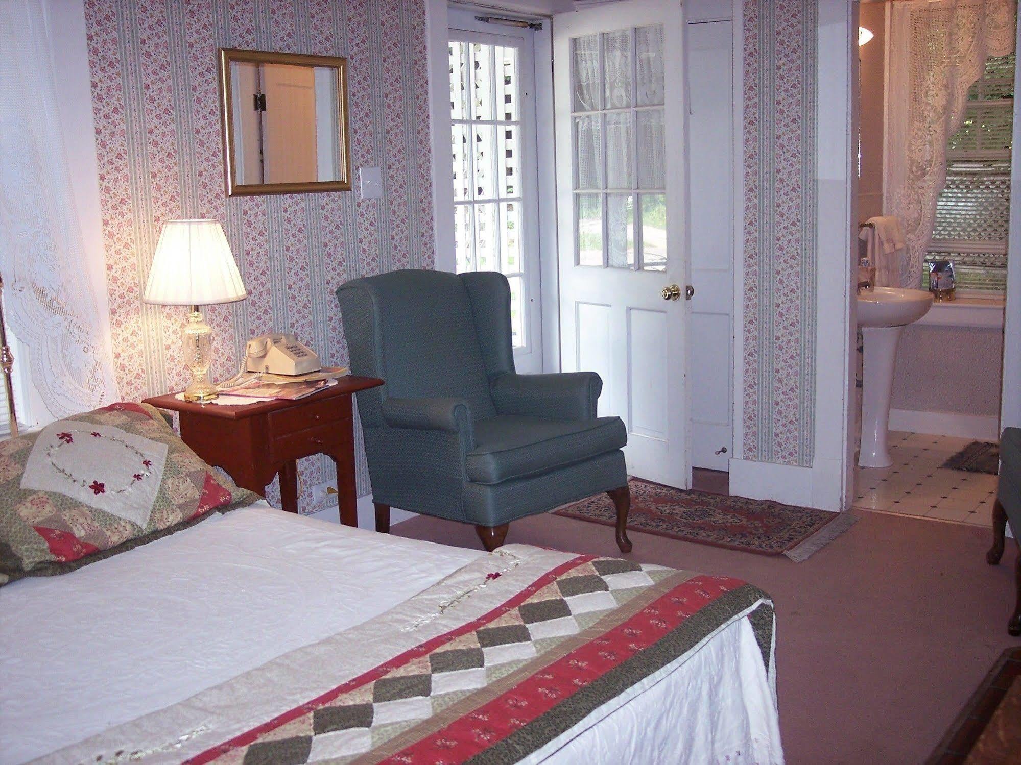 Glen Oaks Inn Intervale Екстериор снимка